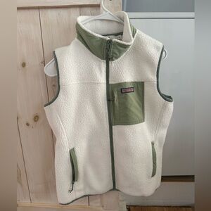 Vineyard Vines Women’s Mixed Media Sherpa Vest